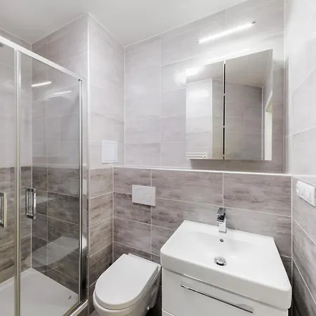 Peaceful One Bedroom By Rentero Apartment Prag